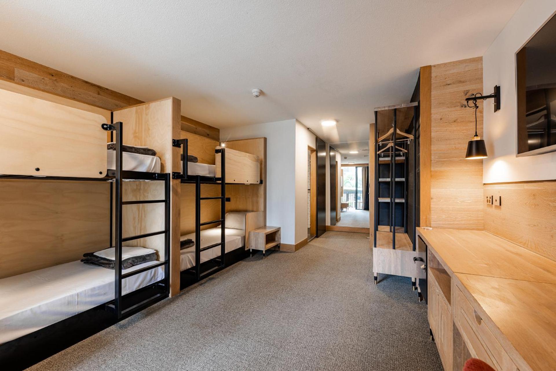 Bunk Surfers Paradise International Backpacker Hostel (Adults Only) Gold Coast Eksteriør bilde