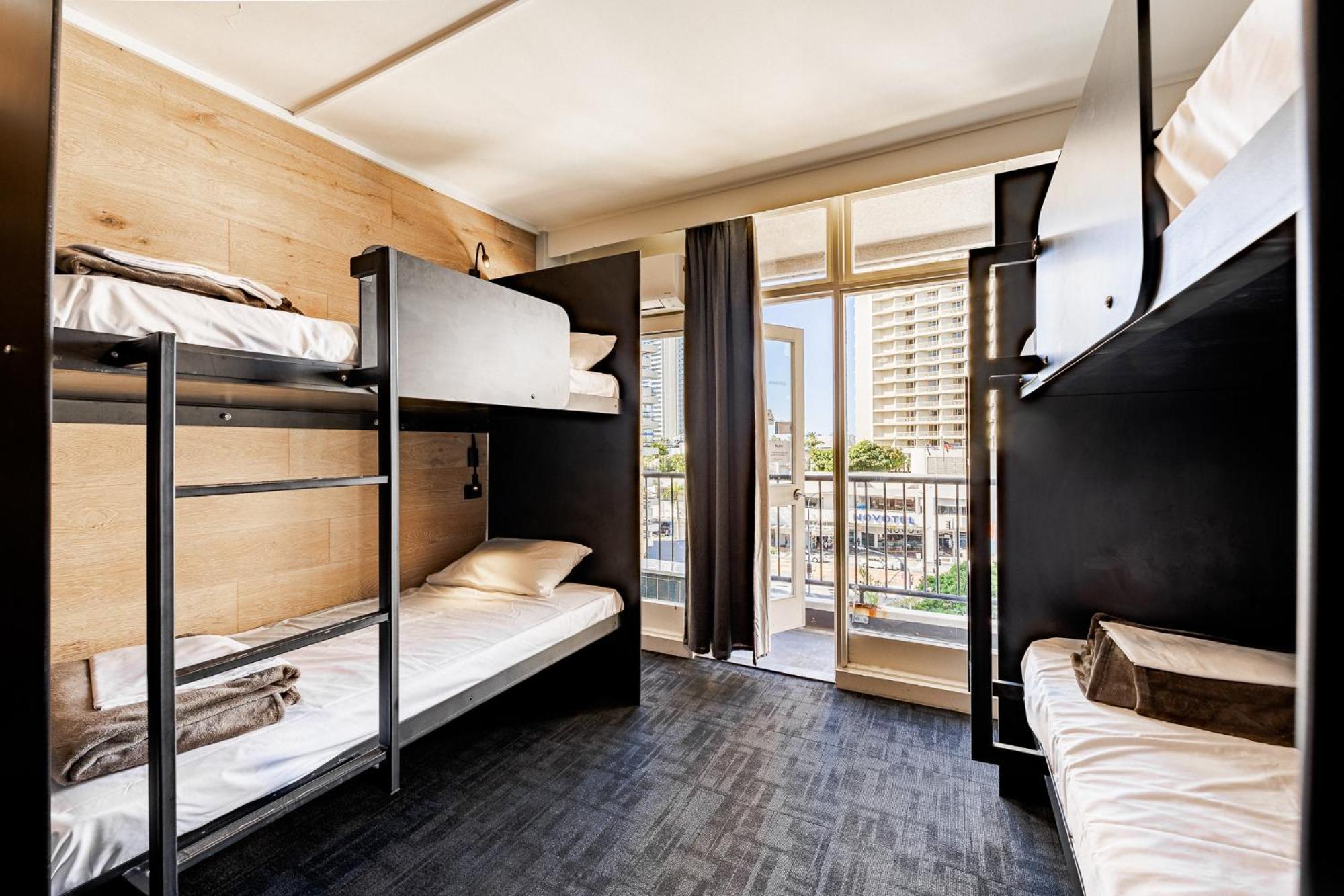 Bunk Surfers Paradise International Backpacker Hostel (Adults Only) Gold Coast Eksteriør bilde