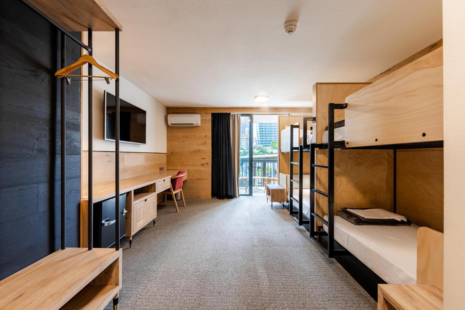Bunk Surfers Paradise International Backpacker Hostel (Adults Only) Gold Coast Eksteriør bilde