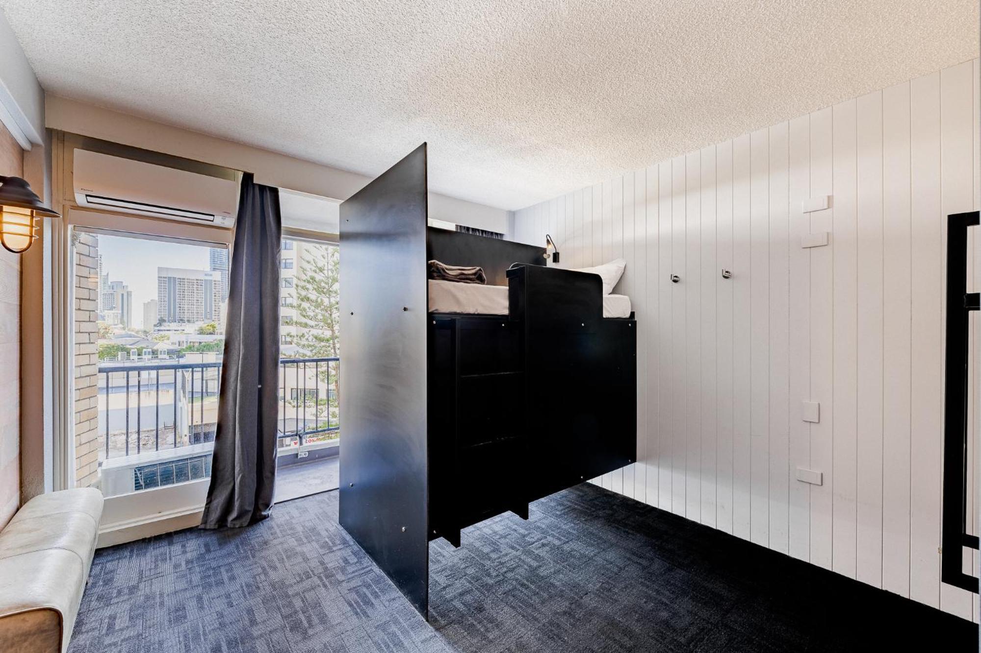 Bunk Surfers Paradise International Backpacker Hostel (Adults Only) Gold Coast Eksteriør bilde