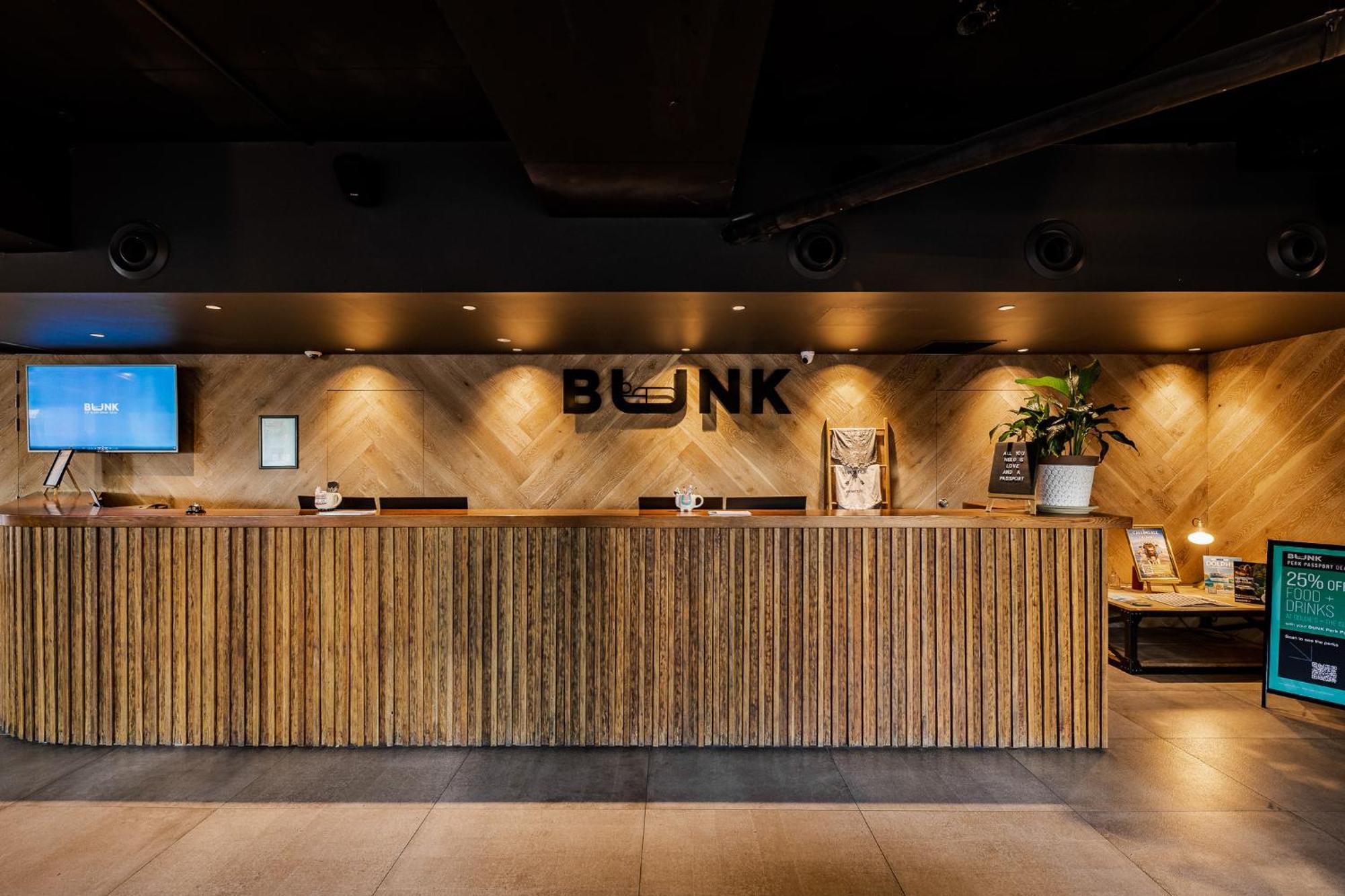 Bunk Surfers Paradise International Backpacker Hostel (Adults Only) Gold Coast Eksteriør bilde