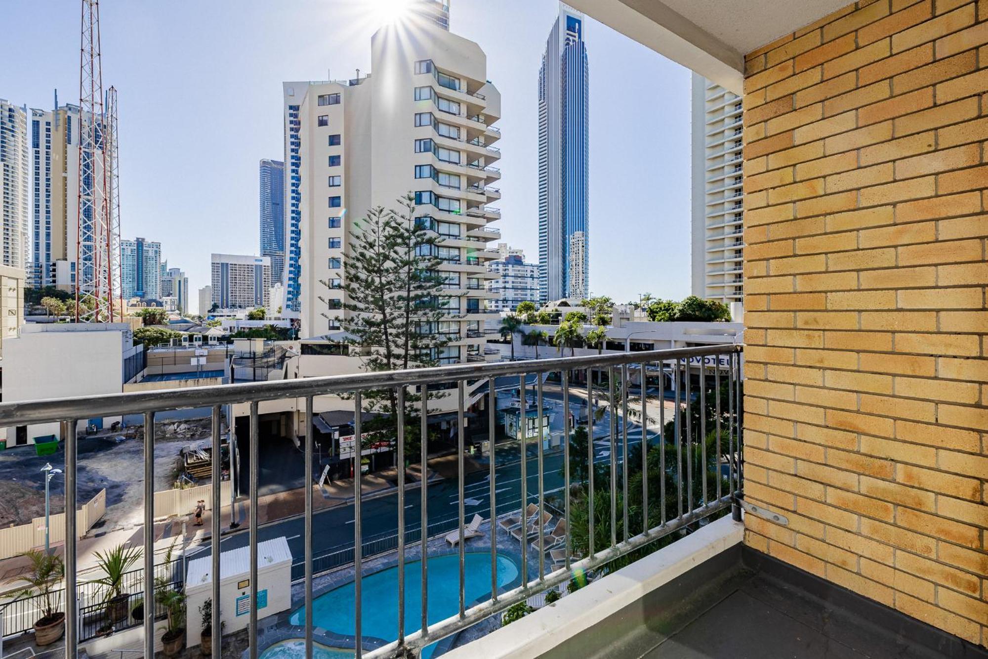 Bunk Surfers Paradise International Backpacker Hostel (Adults Only) Gold Coast Eksteriør bilde