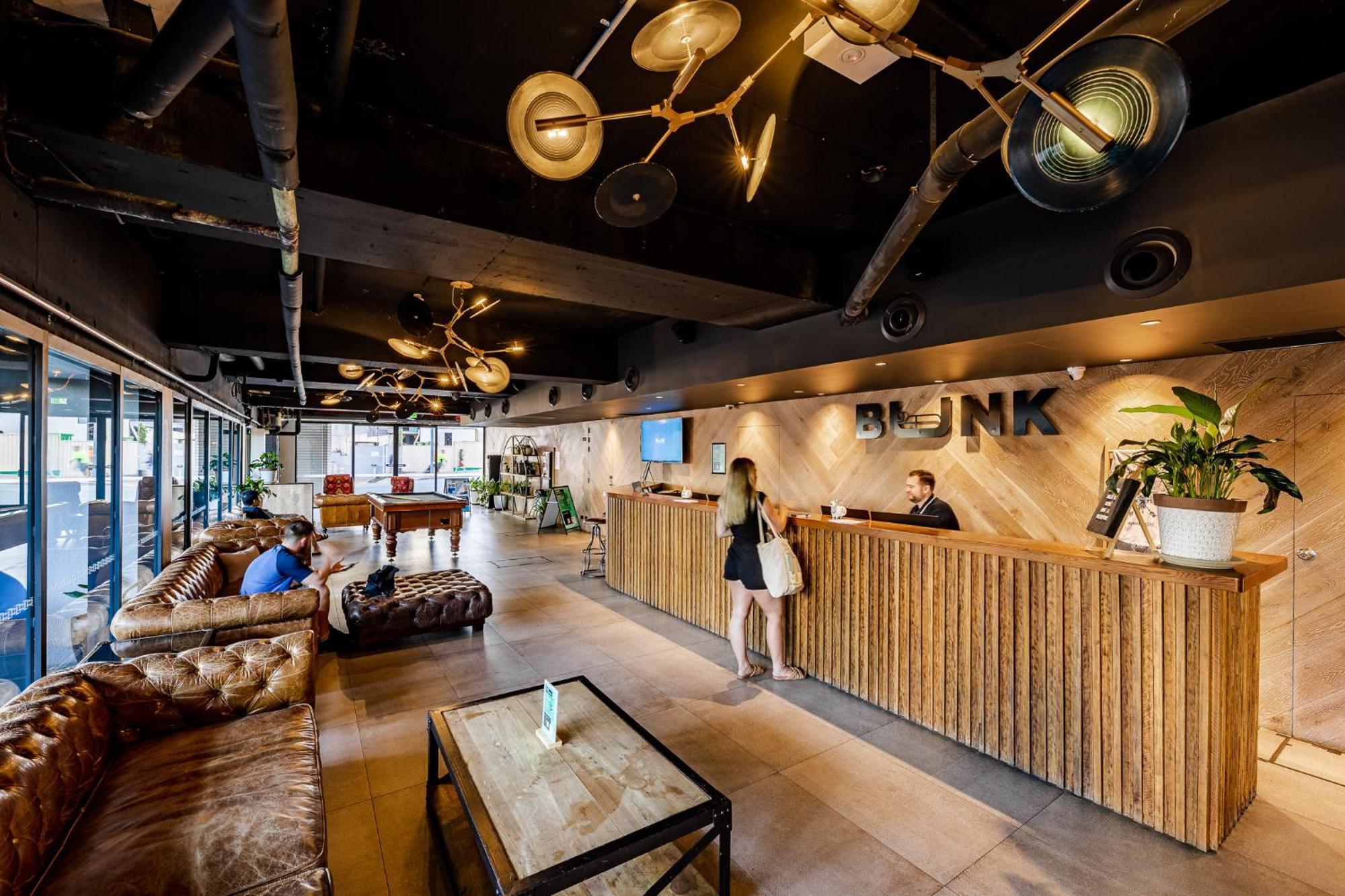 Bunk Surfers Paradise International Backpacker Hostel (Adults Only) Gold Coast Eksteriør bilde