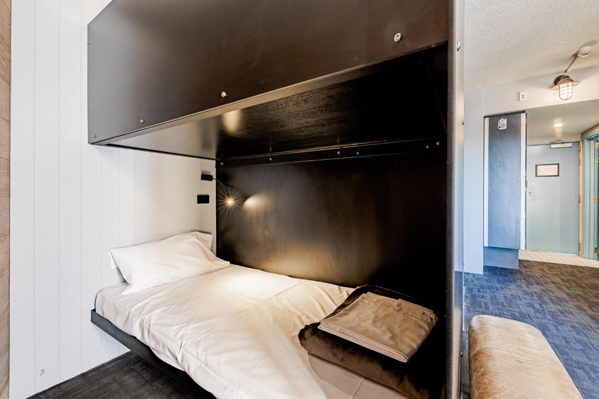 Bunk Surfers Paradise International Backpacker Hostel (Adults Only) Gold Coast Eksteriør bilde