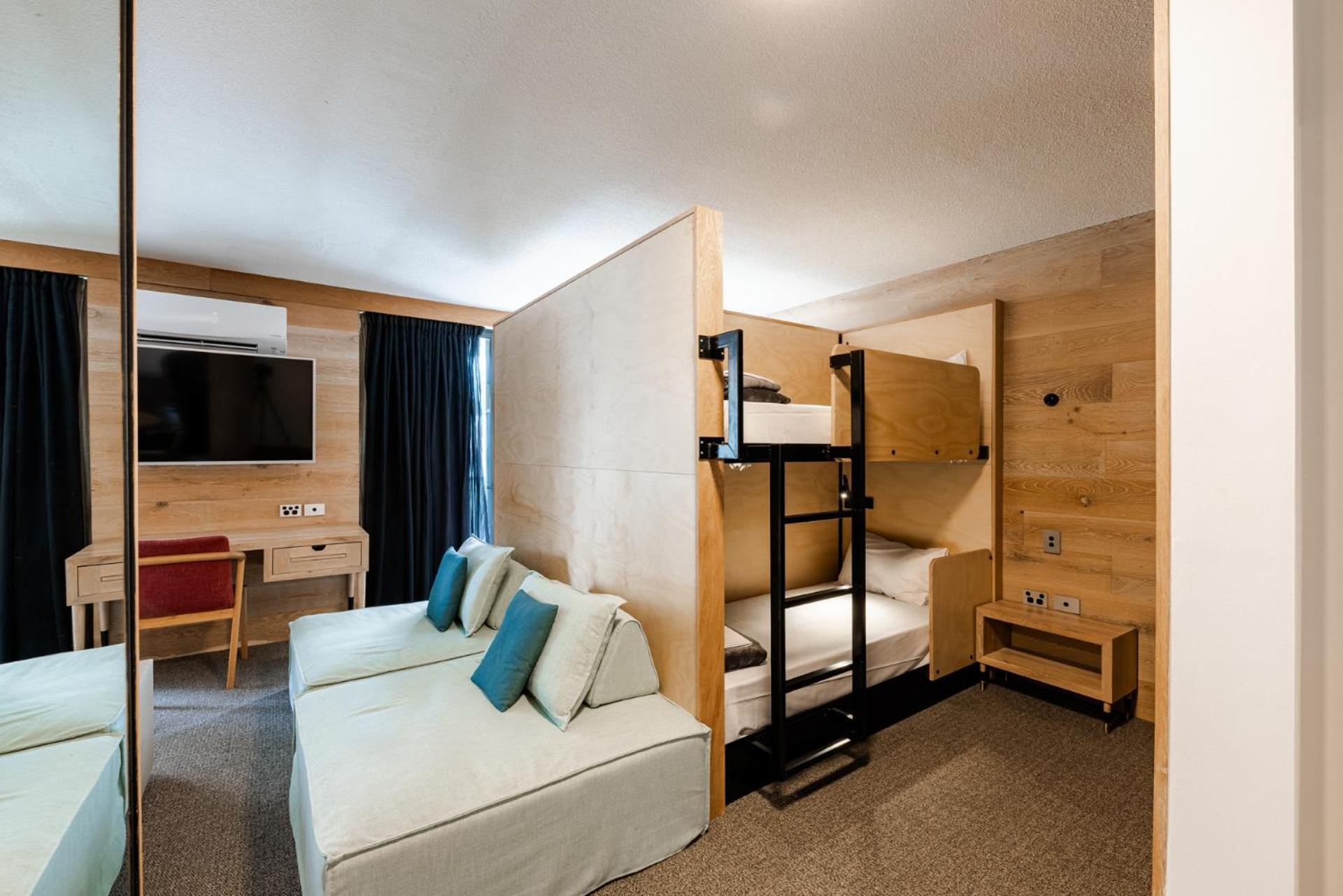 Bunk Surfers Paradise International Backpacker Hostel (Adults Only) Gold Coast Eksteriør bilde