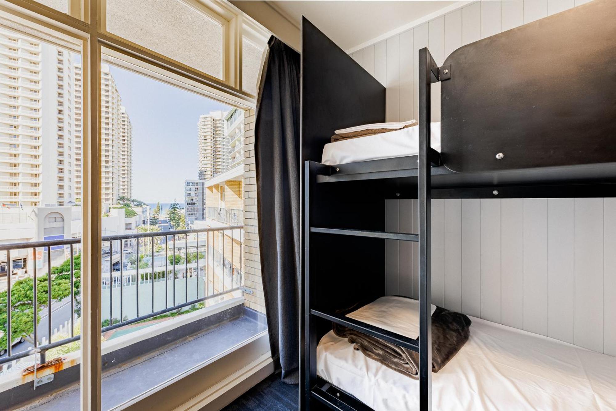 Bunk Surfers Paradise International Backpacker Hostel (Adults Only) Gold Coast Eksteriør bilde