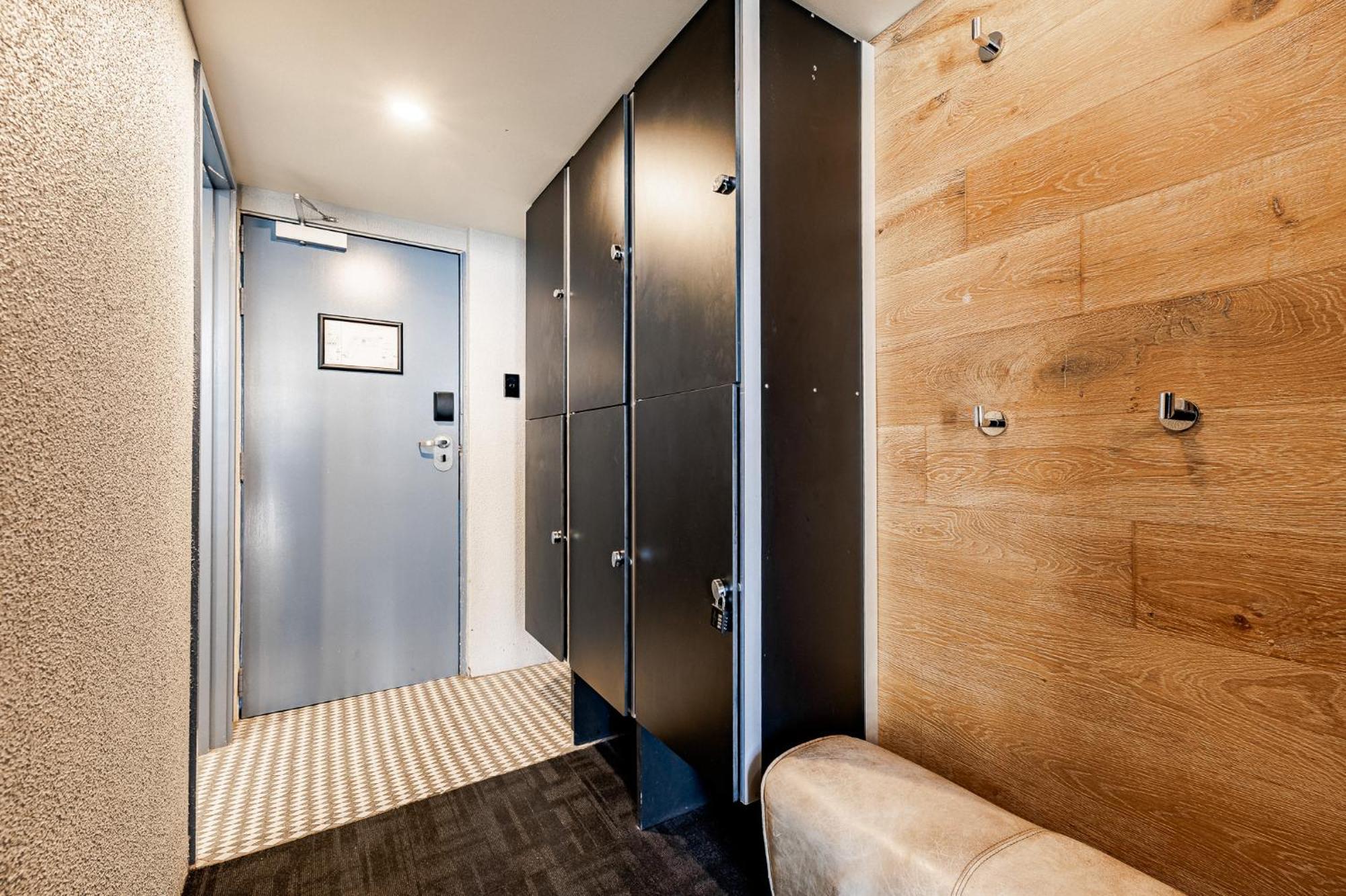 Bunk Surfers Paradise International Backpacker Hostel (Adults Only) Gold Coast Eksteriør bilde