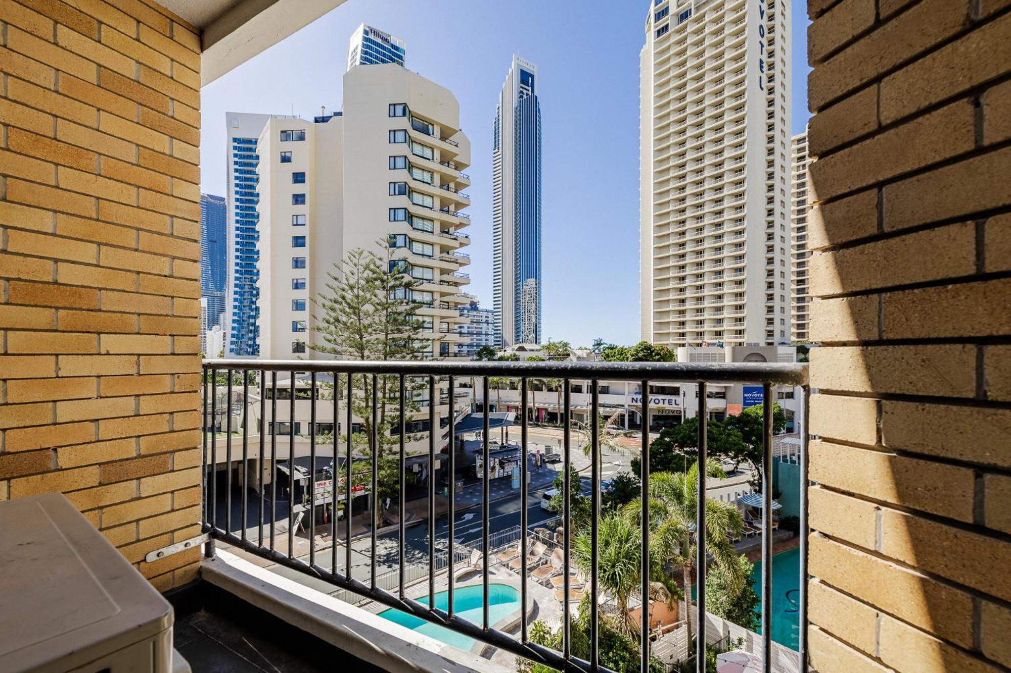 Bunk Surfers Paradise International Backpacker Hostel (Adults Only) Gold Coast Eksteriør bilde