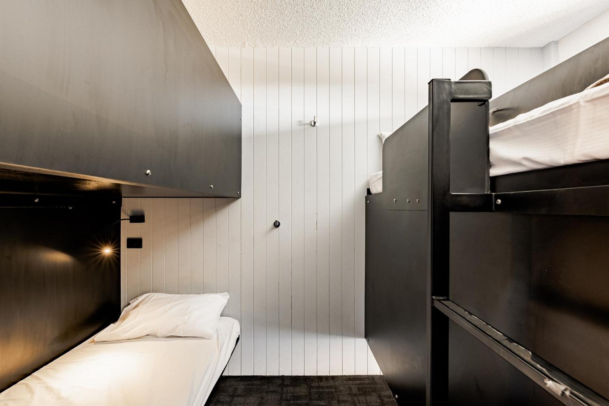 Bunk Surfers Paradise International Backpacker Hostel (Adults Only) Gold Coast Eksteriør bilde