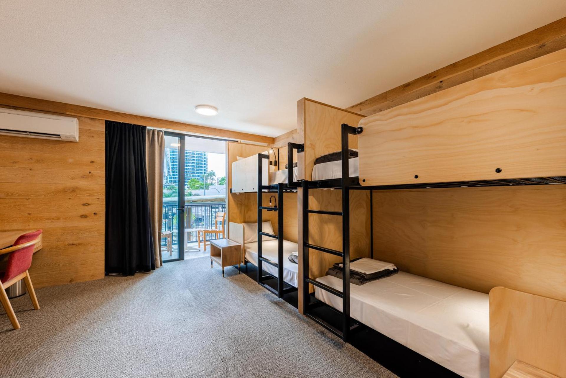 Bunk Surfers Paradise International Backpacker Hostel (Adults Only) Gold Coast Eksteriør bilde